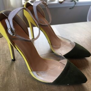 Adorable green and yellow heels